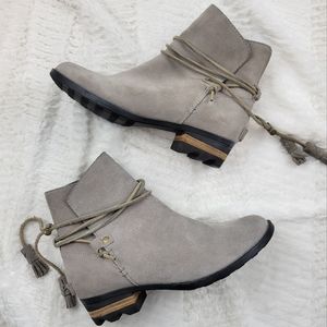 Sorel "FARRAH" suede bootie with wrap